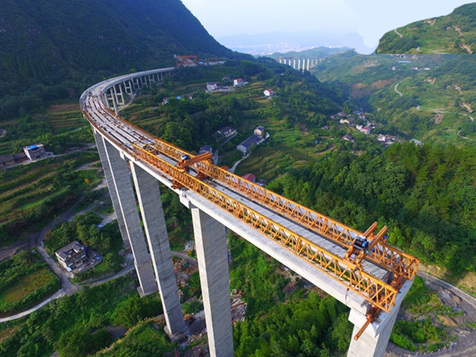 新(xīn)建張吉懷鐵路(lù)（一(yī)标）（六标）